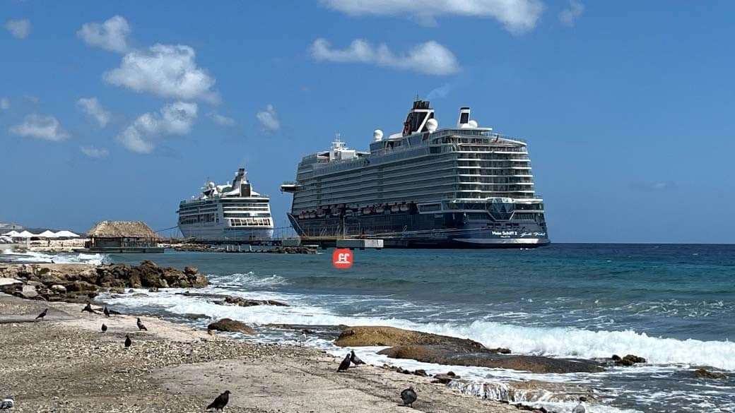 The approximate location of Curacao's famous Double Reef dive site is marked here with a red icon - 2 cruise ships are anchored behind it