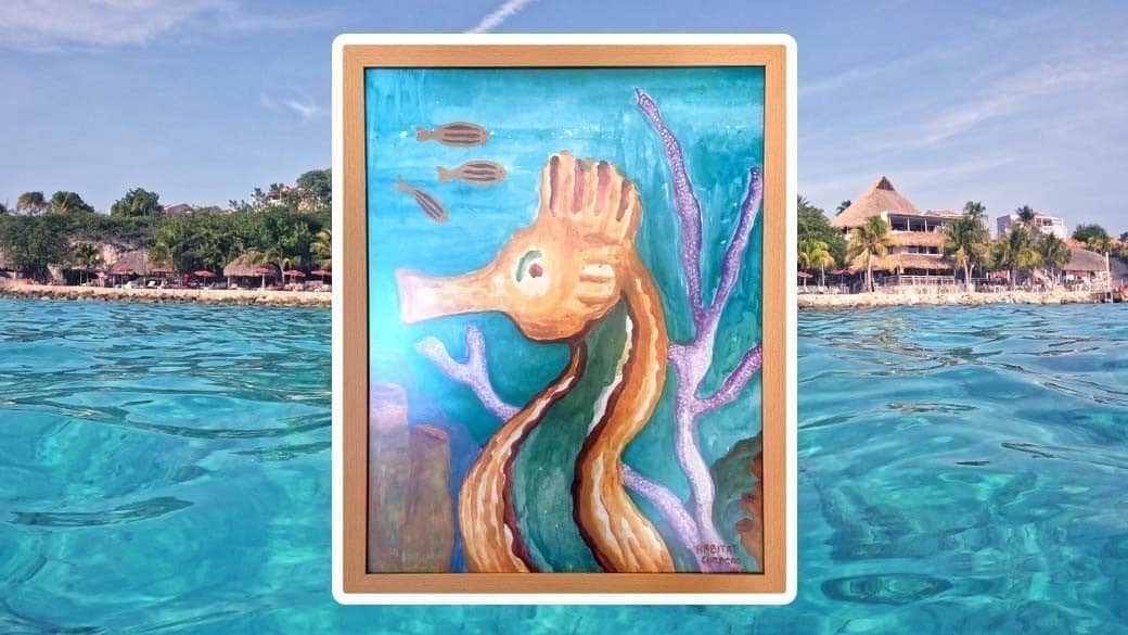 Seepferdchen Kunstdruck von Nena Sanchez im Seahorse art print by Nena Sanchez in a wooden frame in front of the former Habitat, now Coral Estate Luxury Resort - photo from the water