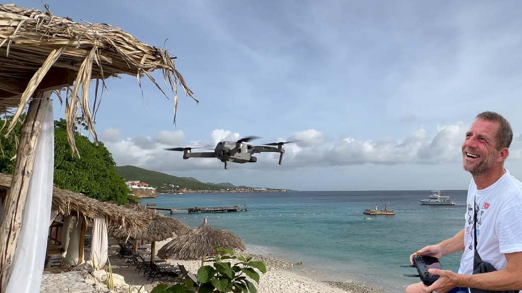 Stefan flies his DJI Mavic Air 2 at Playa Kalki