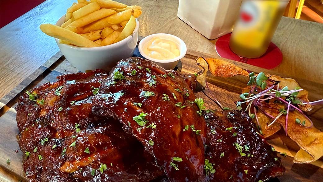 Ribs in the restaurant De Buurvrouw in Curacao