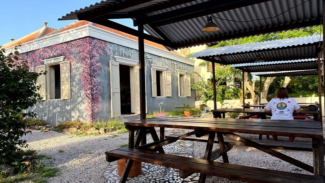 Restaurant a-lanternu in the west of Curacao